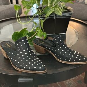 Gorgeous studded mule